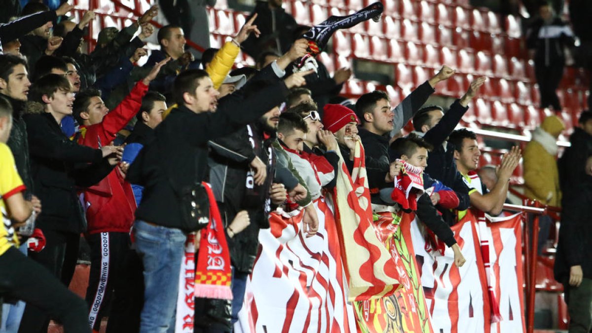 Les cares noves completen la felicitat de l'afició del Nàstic