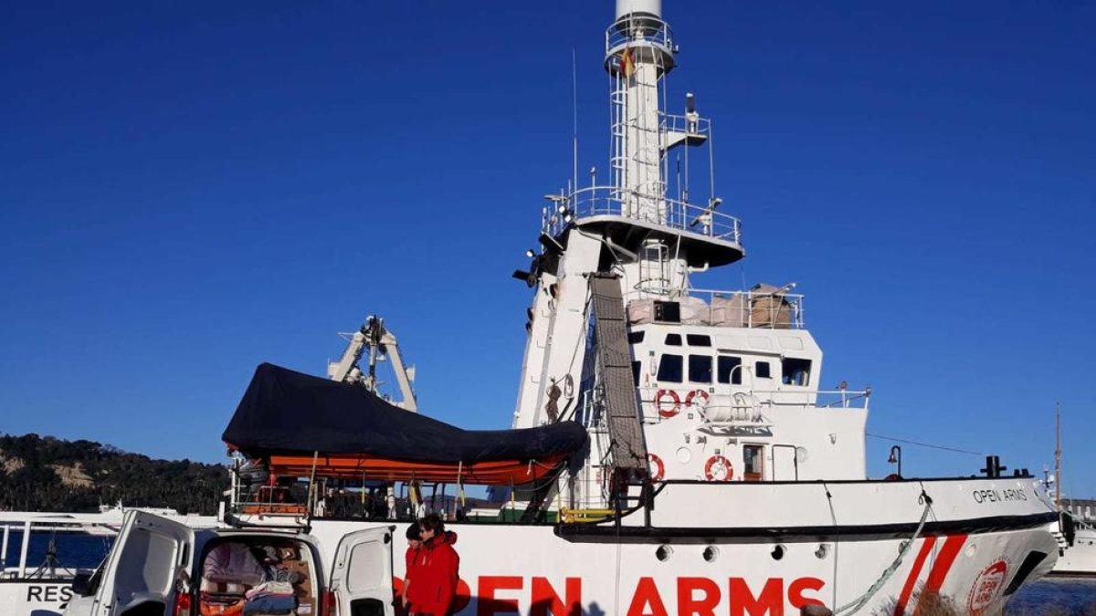 Entregan las mantas recogidas en el Camp de Tarragona a Proactiva Open Arms