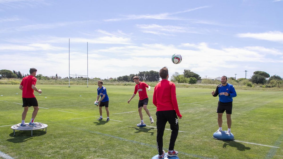 Confidentes de camilla y gimnasio