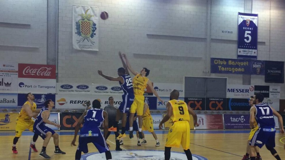 El CBT es desfà del Xuven Cambados (90-83)