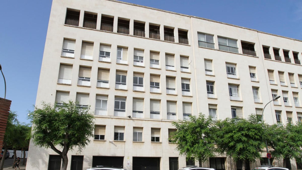 Una mujer quiere evitar que el excompañero, acusado de abusos, vea a su hija