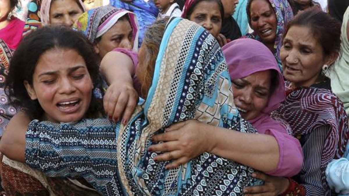 Un atac suïcida deixa com a mínim 65 morts i prop de 300 ferits a Lahore, al Pakistan