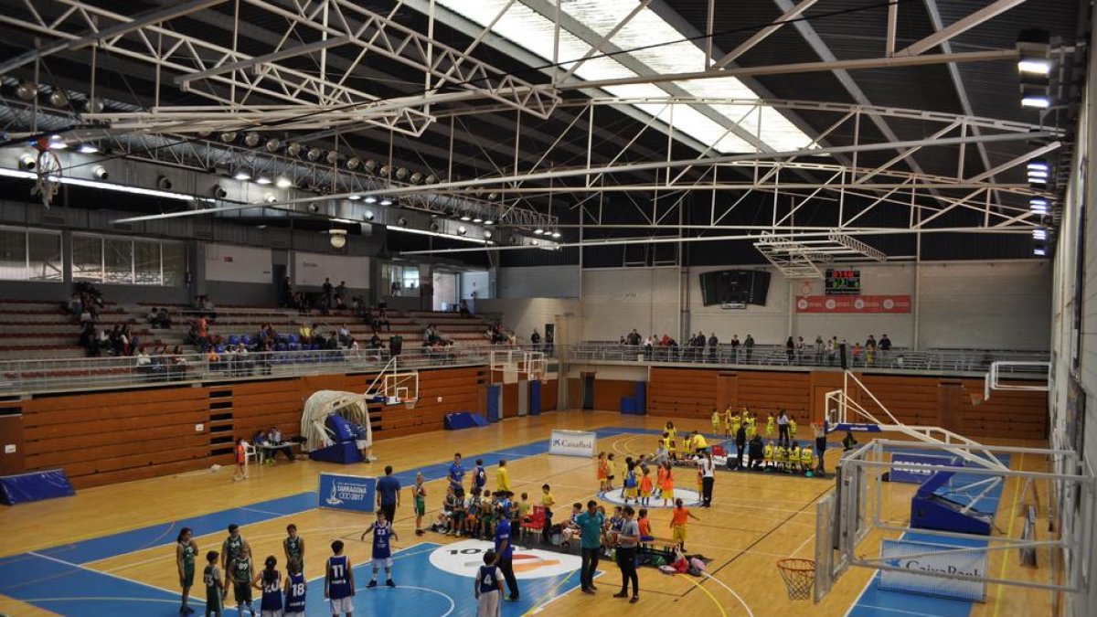 Bàsquet i escola es citen al Pavelló del Serrallo