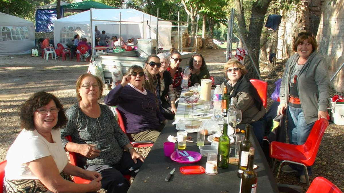 Més de 300 rocieros peregrinen fins la Masia dels Frares