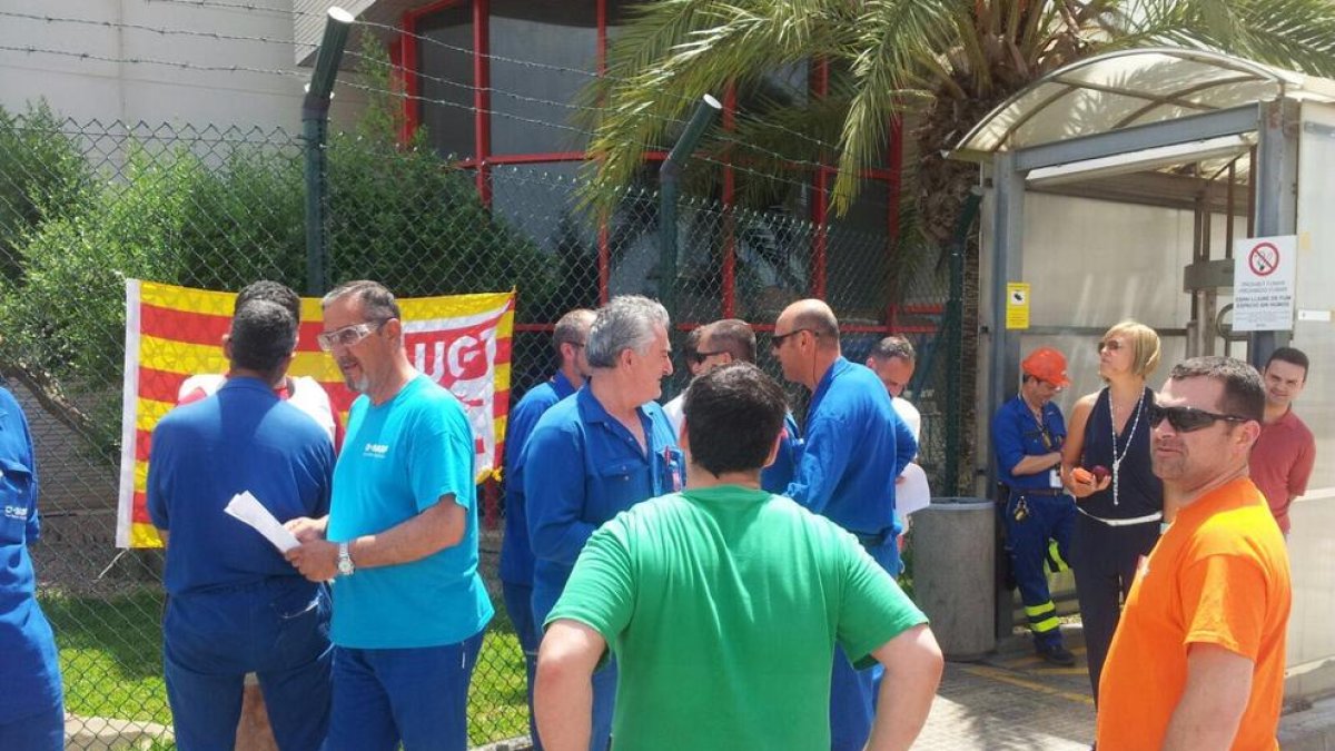 La venta de la unidad de Catalalitzadors de BASF pone en alerta a los sindicatos