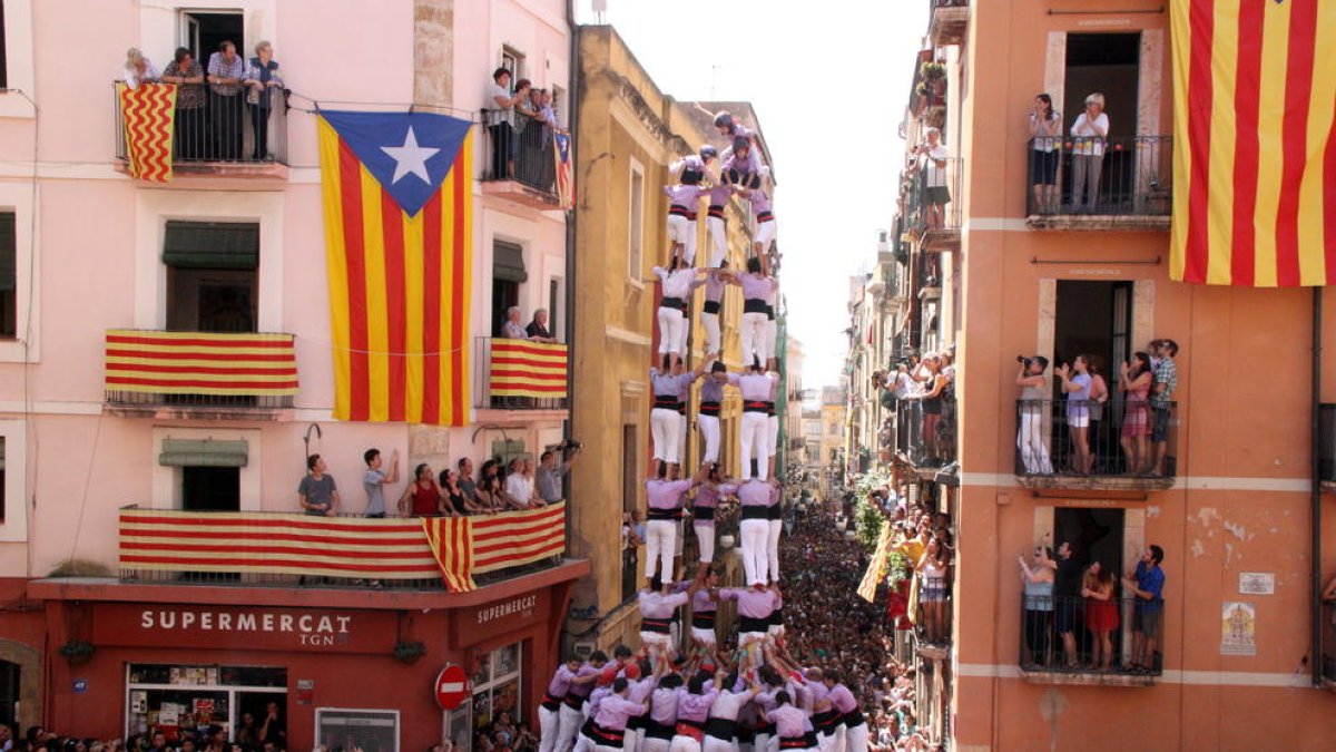 Sant Magí i les Cols es rendeixen davant de la Jove i Sant Pere i Sant Pau