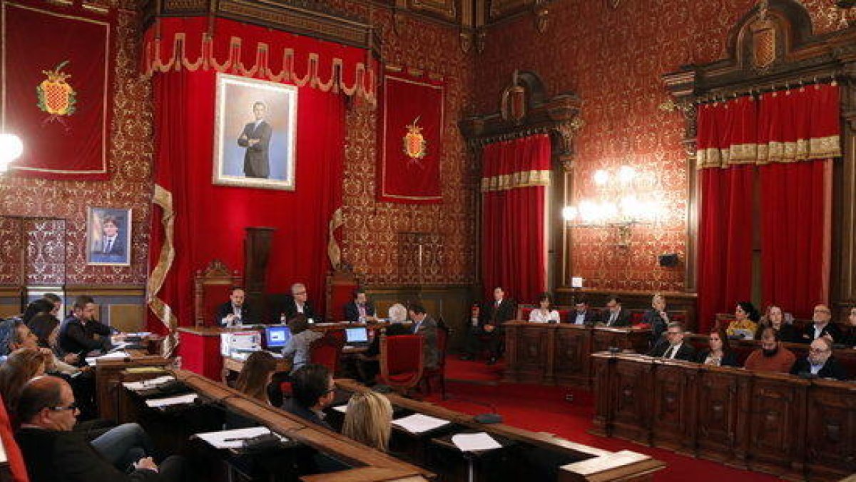 La CUP proposa despenjar el quadre del rei Felip VI del saló de plens de l'Ajuntament