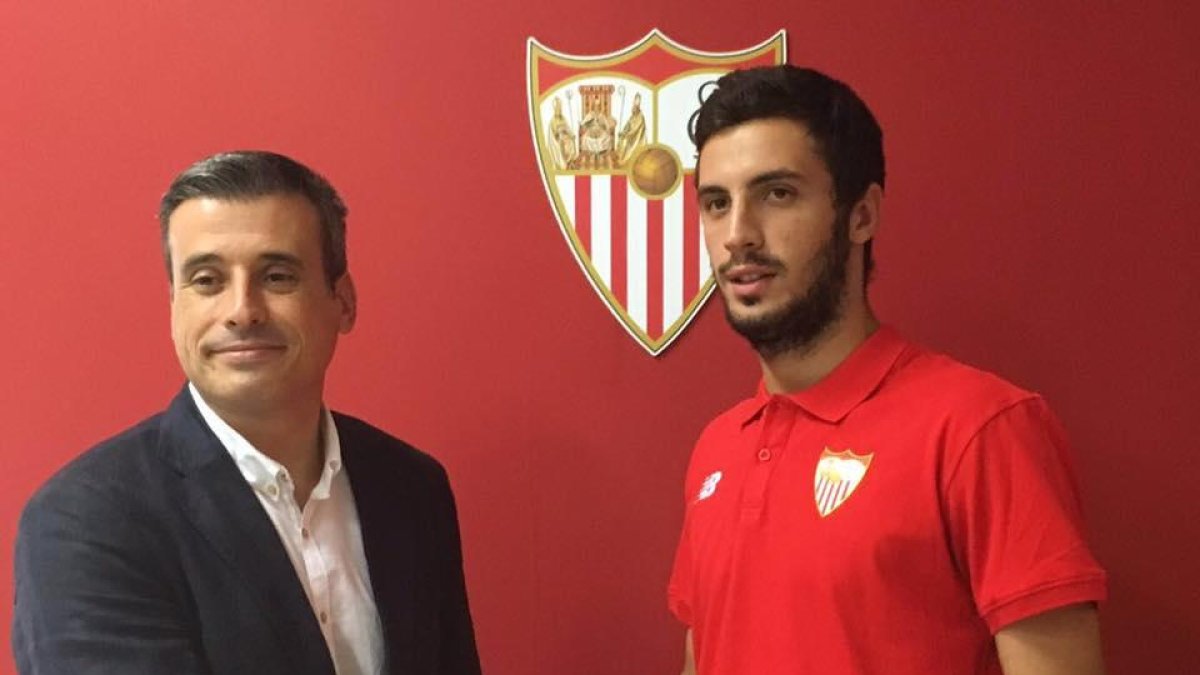 El Nàstic confirma el traspaso de Aburjania al filial del Sevilla FC