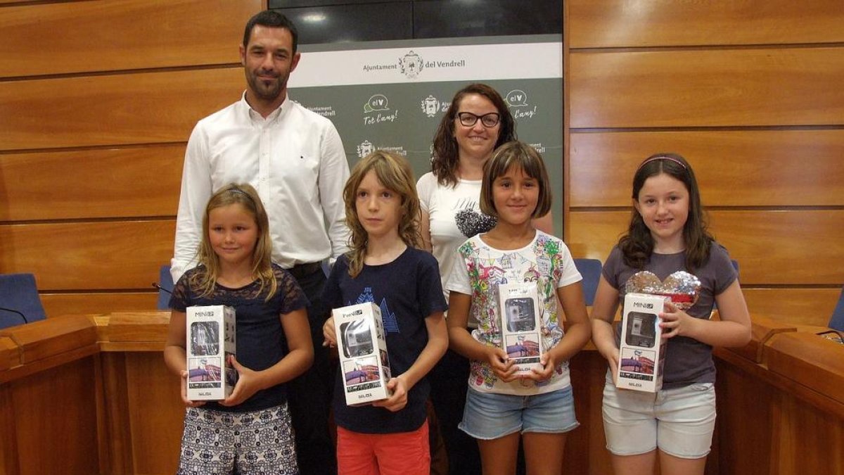 Un alumno de la escuela Marta Mata gana el X Concurso digital infantil de Aguas de Tomoví