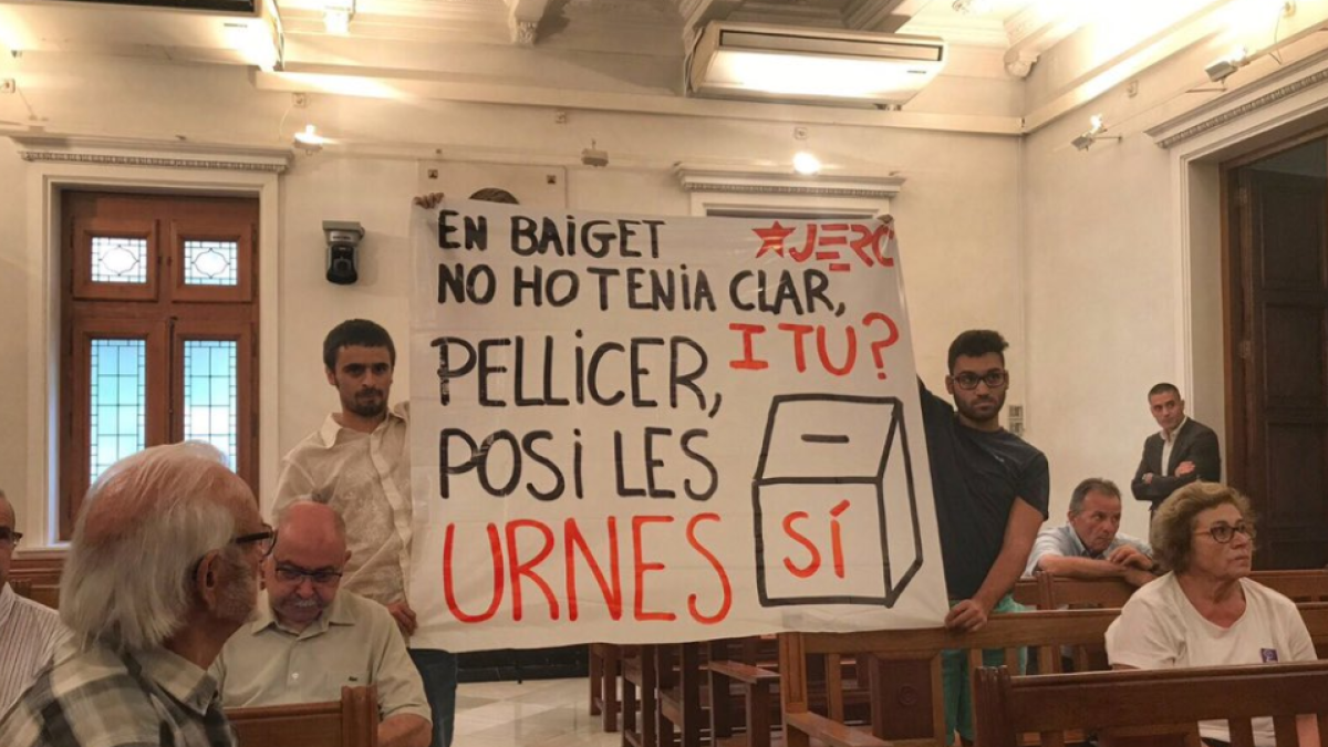 El PDeCAT de Reus rechaza la pancarta sobre el referéndum de las JERC al pleno
