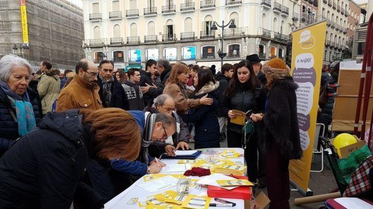 Una propuesta para imponer el castellano en las aulas recibe 30.000 firmas en Madrid