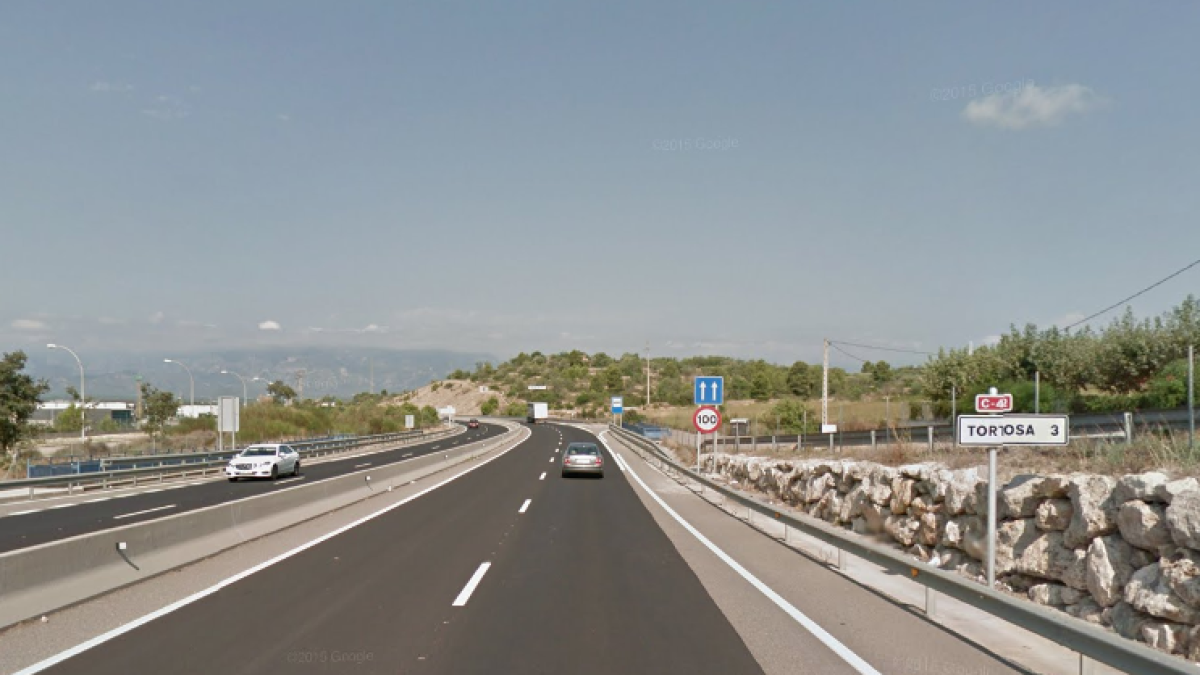 Dos heridos al chocar dos vehículos en Tortosa