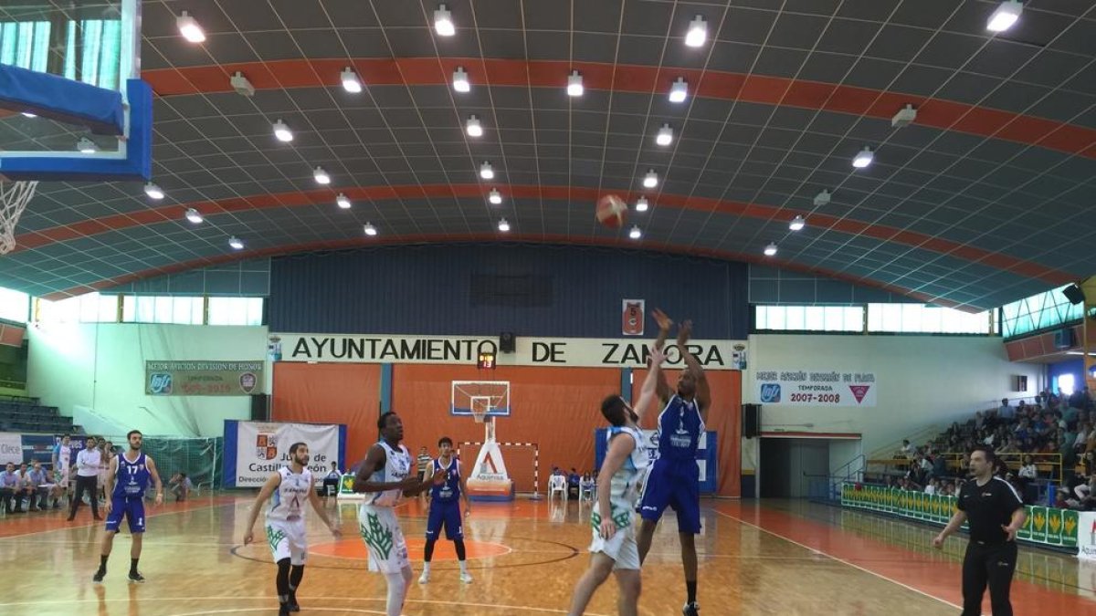 El CBT, herido de muerte al caer 84-79 en Zamora