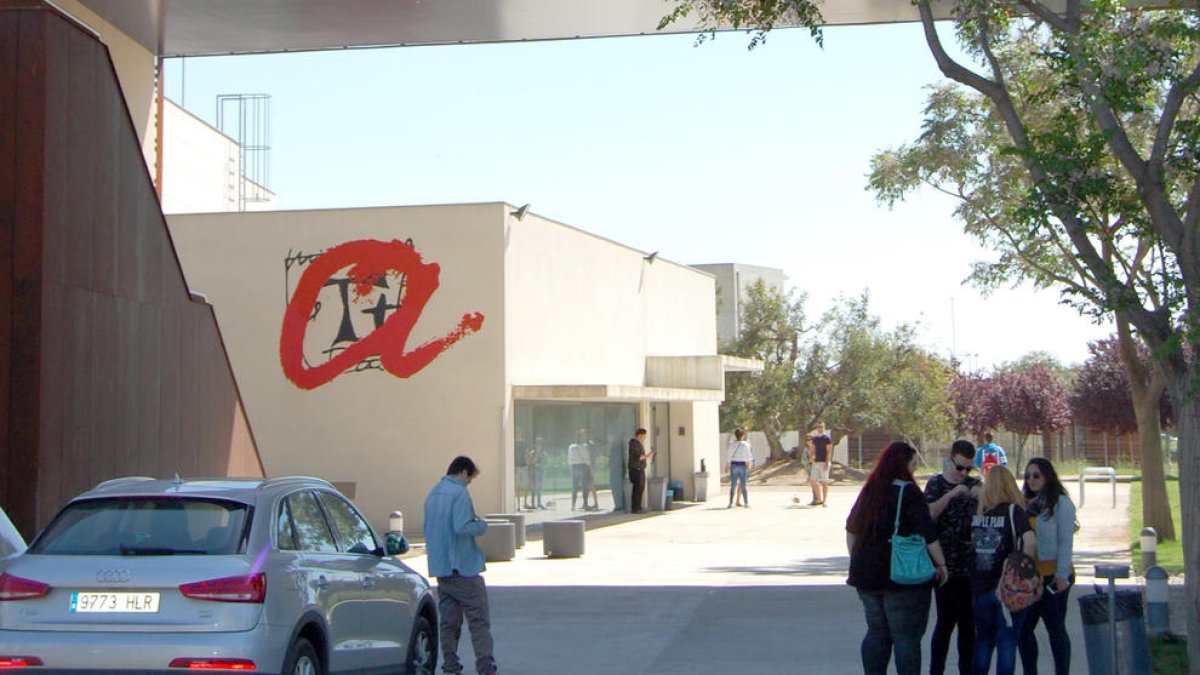 El grau Turisme i el de Geografia i Ordenació del Territori ja es poden cursar simultàniament