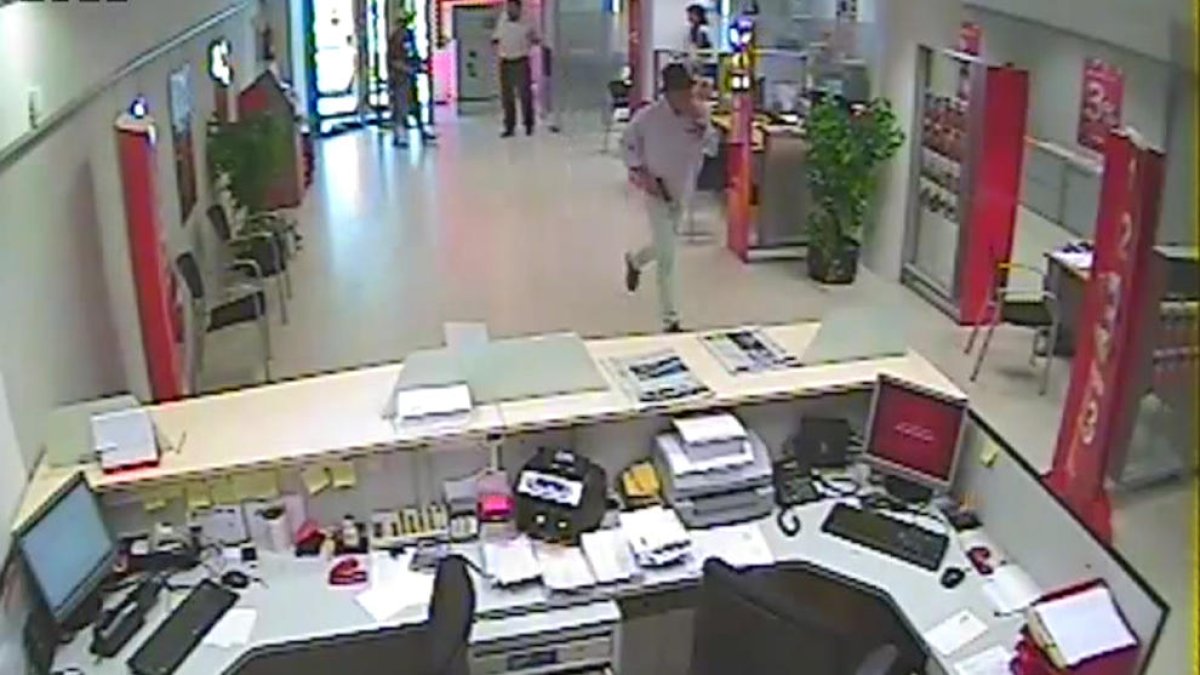Desarticulen una banda que va atracar entitats bancàries a Montblanc i Tortosa