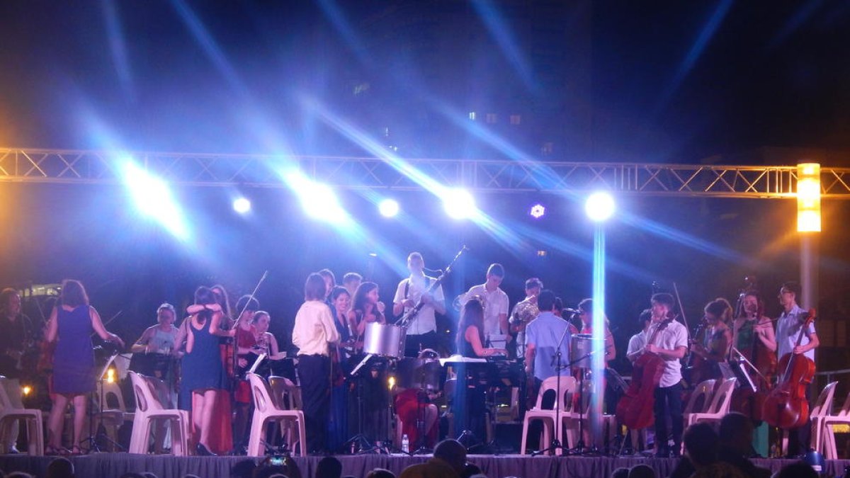 La font lluminosa de Salou dóna el tret de sortida al Festival Internacional de Música