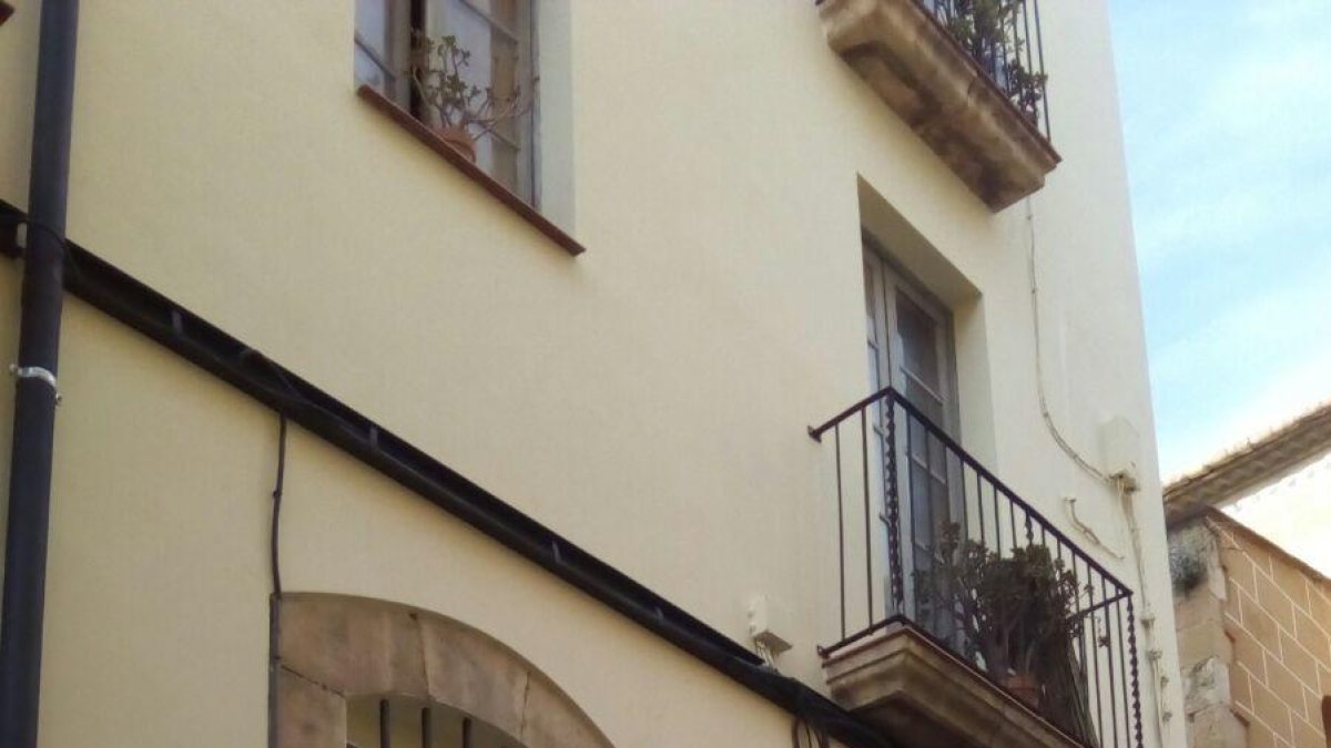 Entran a robar en un piso de la Parte Alta y se llevan cuatro mil euros de una caja