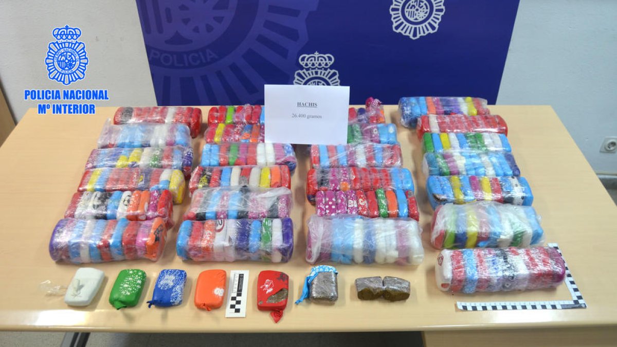 haixix, maleter, policia espanyola, droga, la Canonja, globus, detingut
