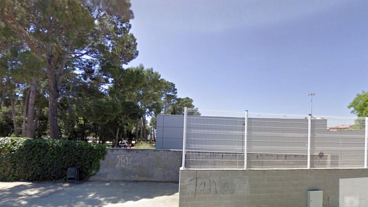 Anualment Reus ha de netejar 3.000 metres quadrats de pintades i grafitis en espais públics