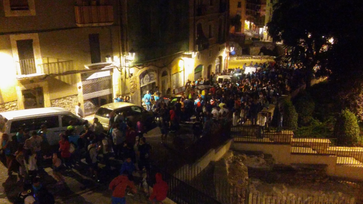 La plataforma lliura 1.200 firmes en contra del soroll a la Part Alta