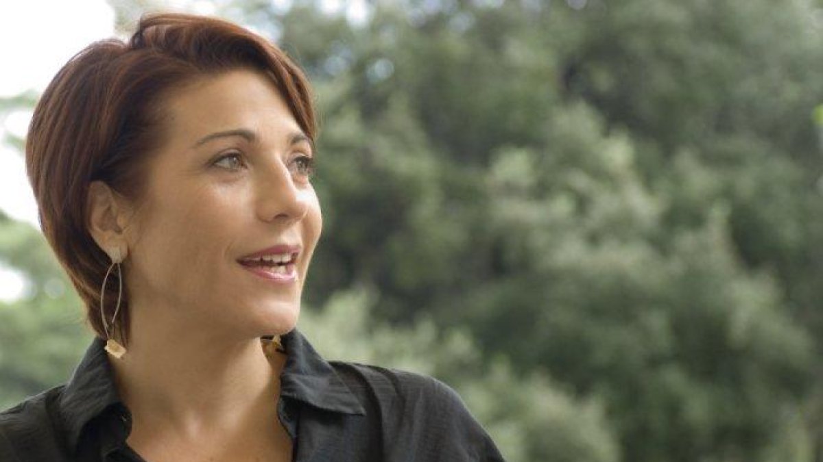 Un centenar de personalidades reclaman incluir un referéndum acordado a los programas electorales del 21-D