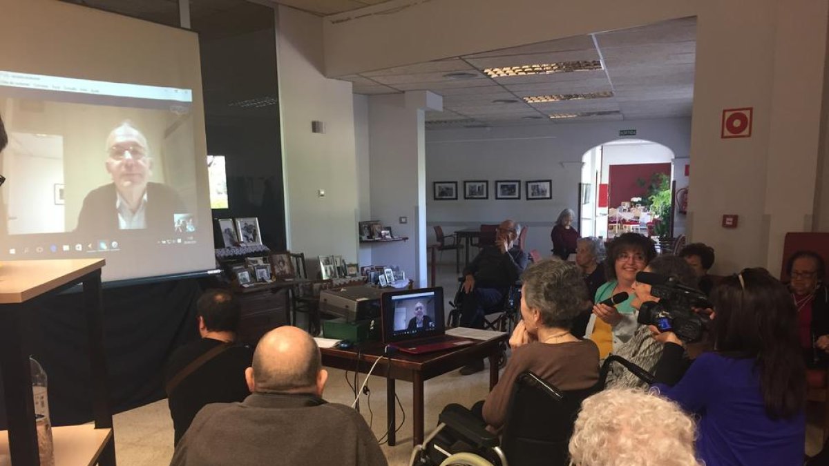 «No me hubiera podido imaginar nunca ver a mi nieta que vive en México desde la residencia de Móra»