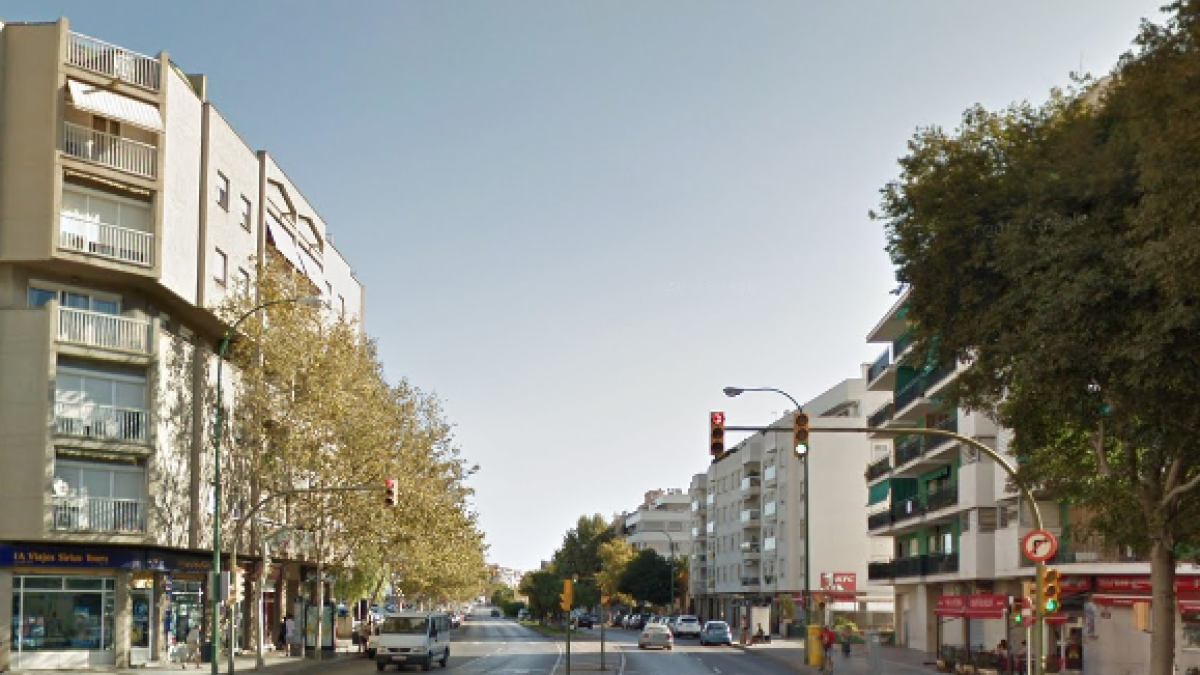 Dos agents de la Polica Local de Palma salven la vida a un nadó de 5 dies