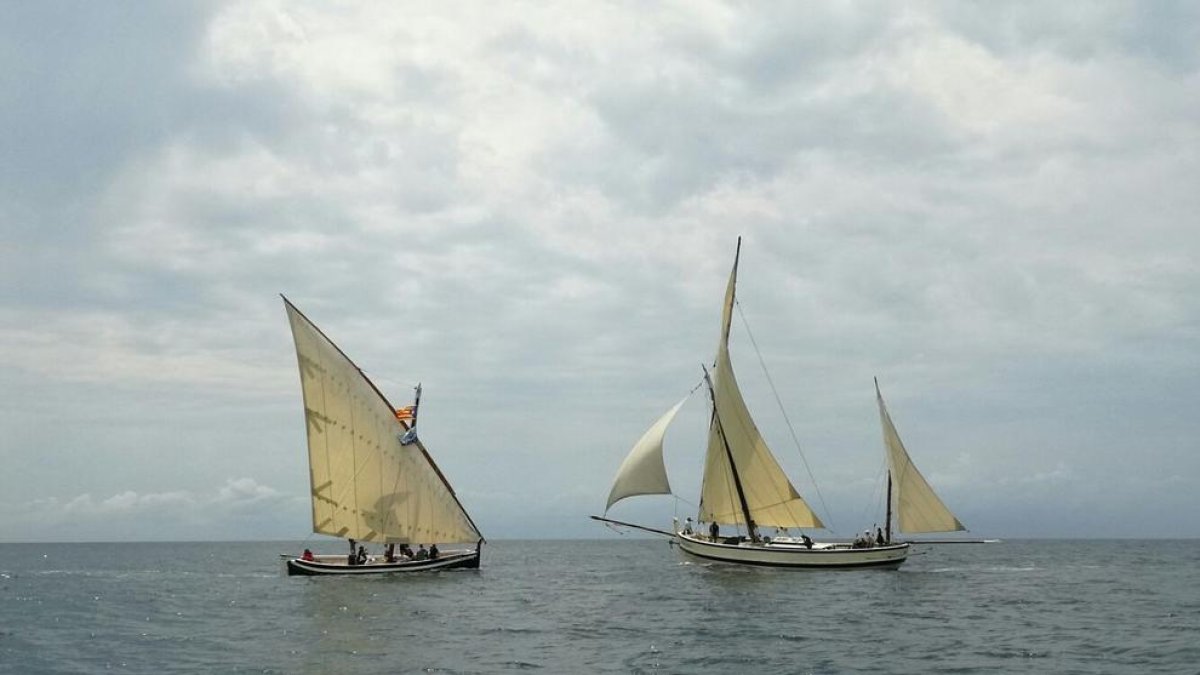 Una vintena d'embarcacions han pres part a la III Trobada de Vela Llatina de Calafell