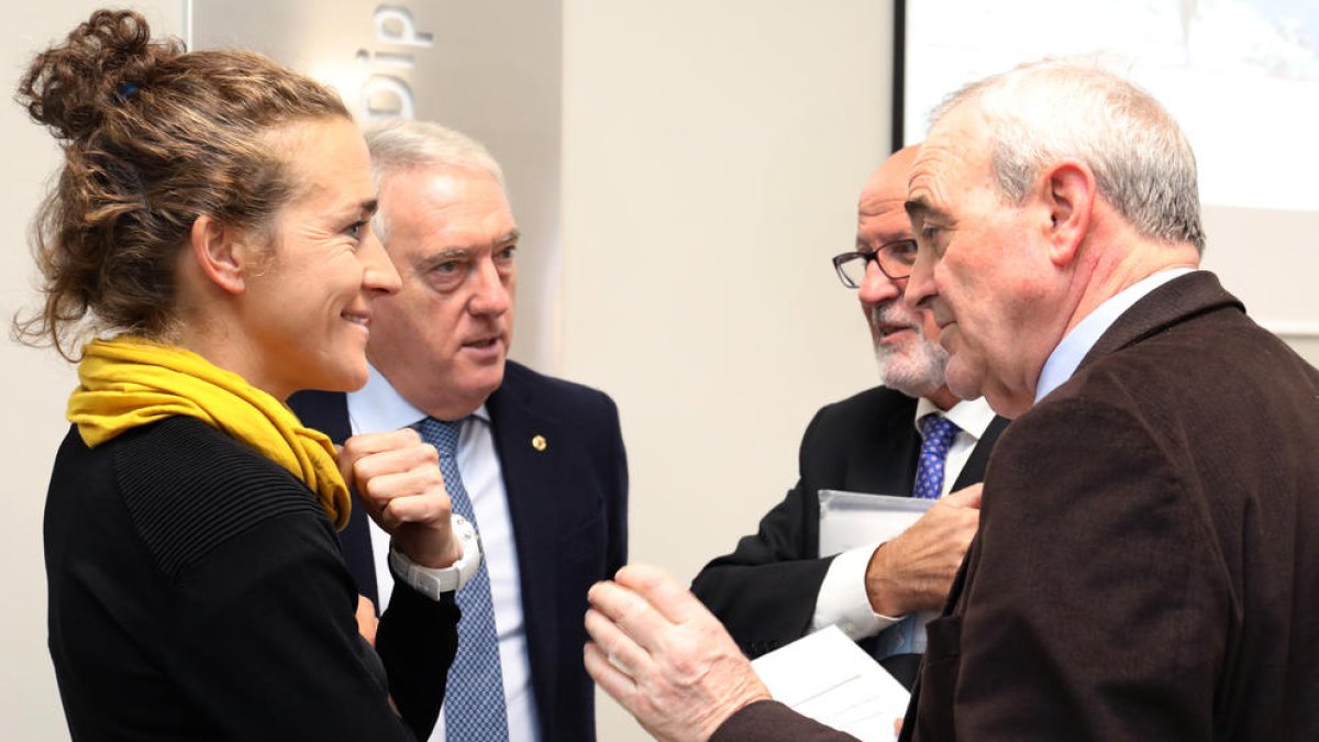 El Auditorio de la Diputación se llena para el estreno de 'Hombre tono Hombre'