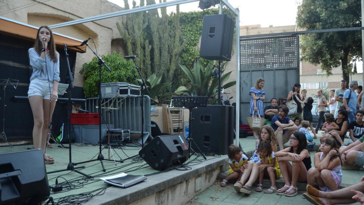 Jóvenes estudiantes de musica de la Selva del Camp actúan en el Racó de la Palma