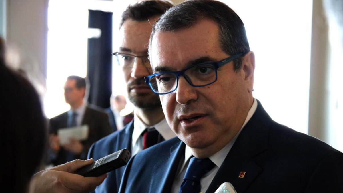 atenció, conseller, idioma, cònsul, edifici, operador, traductor, cos consular, llengua, Interior, Jordi Jané, telèfon