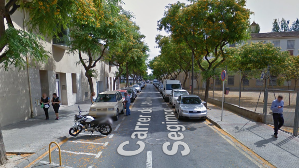 Crema un cotxe a Reus