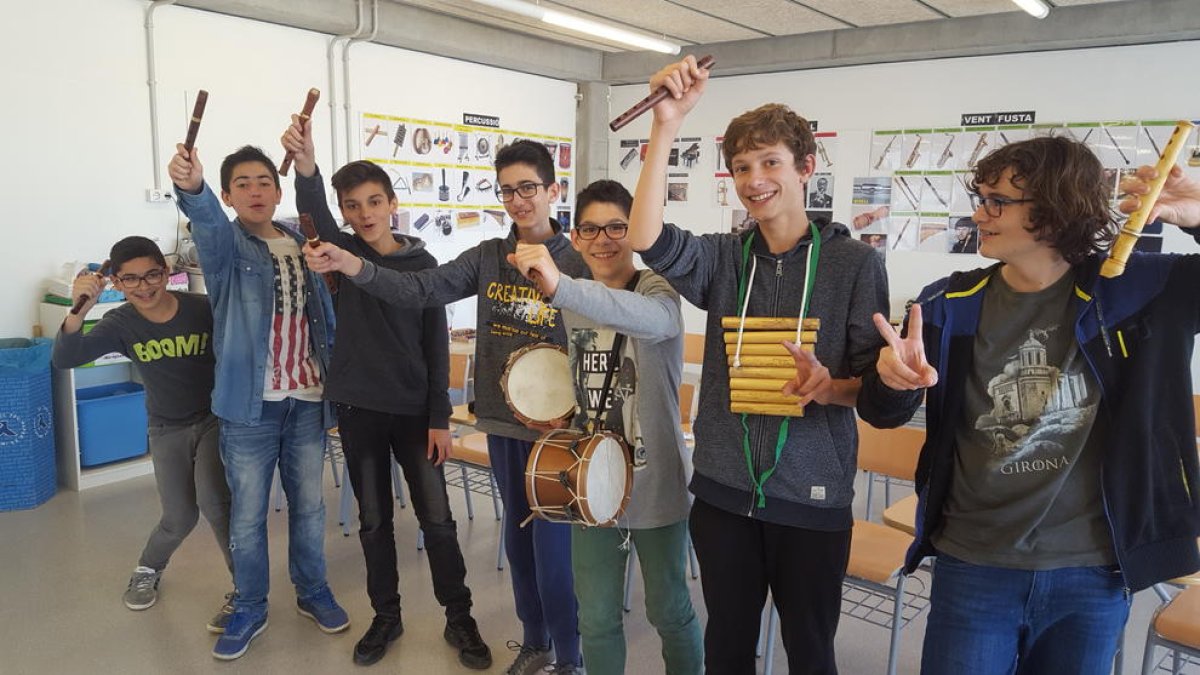 El Instituto Pi del Burgar se suma al proyecto de recuperación del Baile de Marcos Vicente