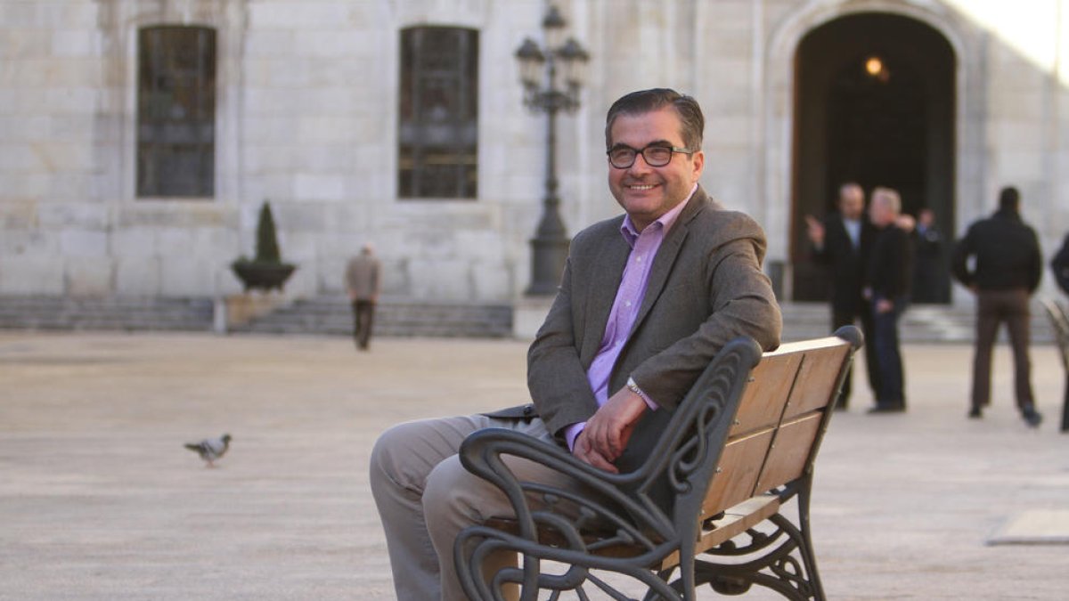 «Em vaig estrenar com a regidor a la inauguració de l'envelat del Mercat»