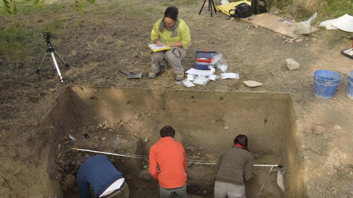 Debe años de excavaciones al yacimiento de Clvet para descubrir cómo era la vida en el neolítico