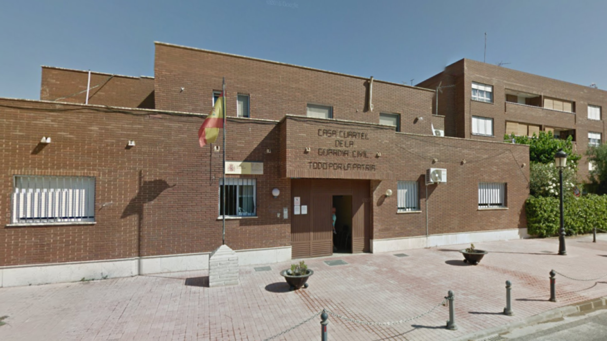 Un grup de delinqüents es fa passar per la Guàrdia Civil i assalten un xalet