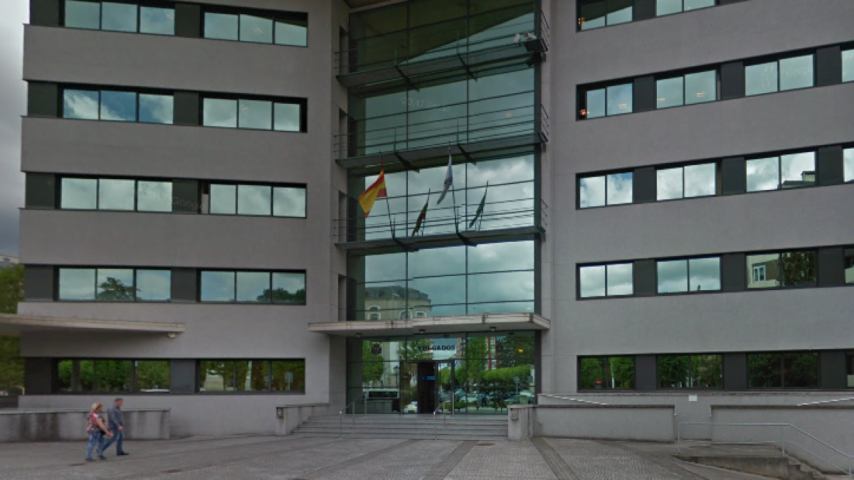 Una jueza ordena sesiones de reeducación a un niño de 14 que amenazó a su novia