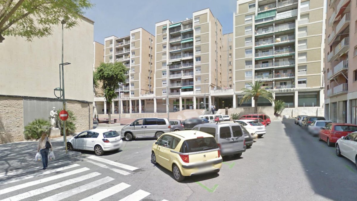 Un detenido por destrozos en seis vehículos en la zona de Cronista Sessé en Tarragona