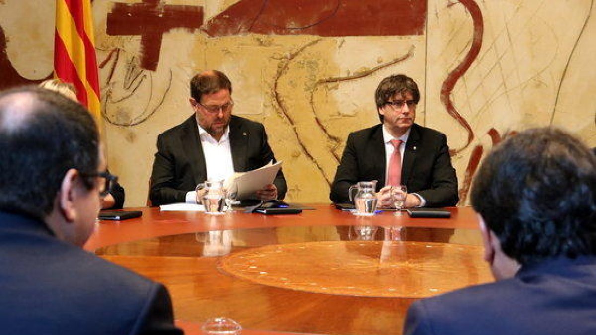 El Gobierno escoge el 1 de octubre y la pregunta: ¿'Queréis que Cataluña sea un estado independiente en forma de república'?