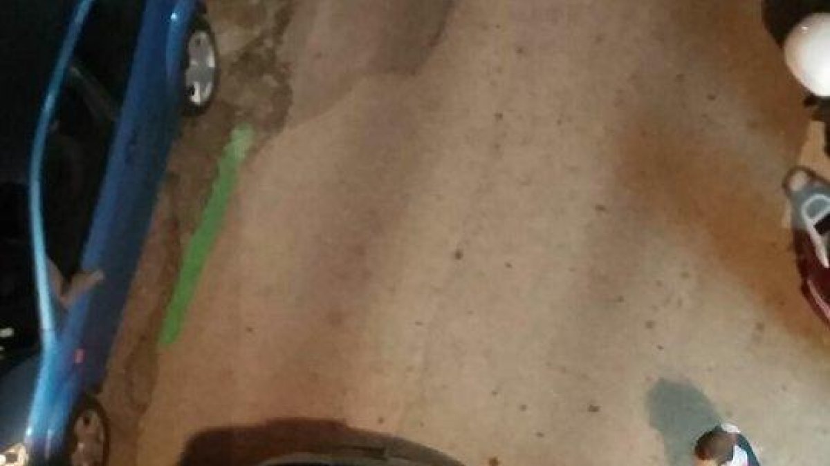 Detingut per donar una puntada de peu a un agent després de robar a l'interior d'un vehicle