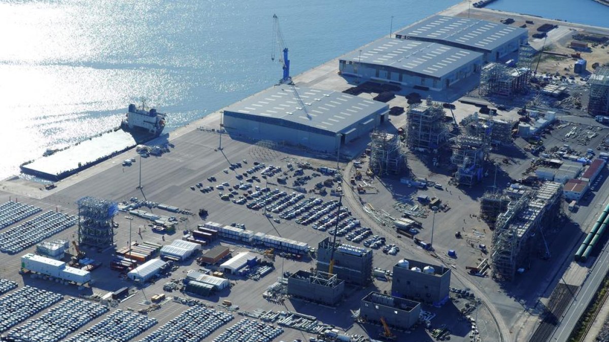 moll, port, càrrega, transport, balanç, hidrocarburs, infraestructura, mercaderia, negoci, costa, 2016