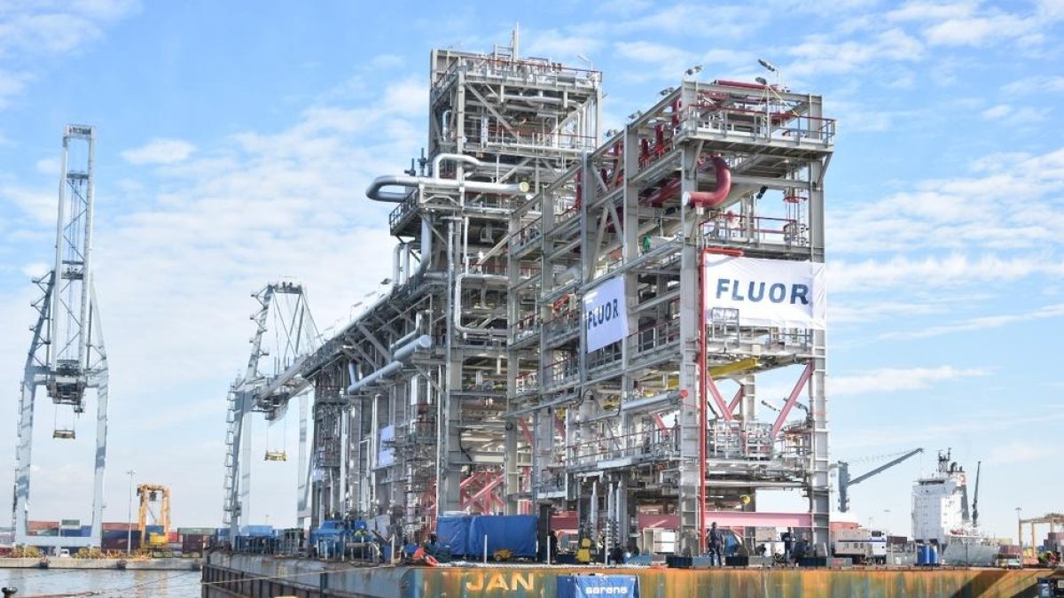 Es construeix al Port una estructura que pesa tant com la Torre Eiffel