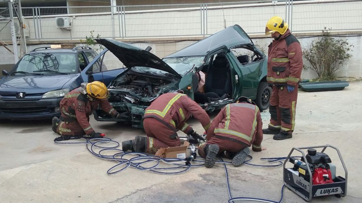 Els Bombers, de pràctiques al Parc del Vendrell