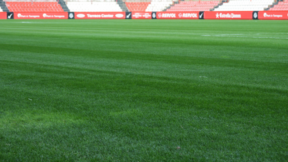 El Nàstic se exilia en Ascó para entrenar mientras el césped del Nou Estadi se resiembra