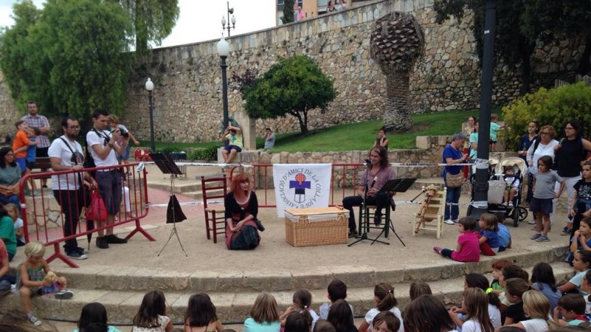 'Corre, corre Cucafera!' als jardins de la Casa de la Festa