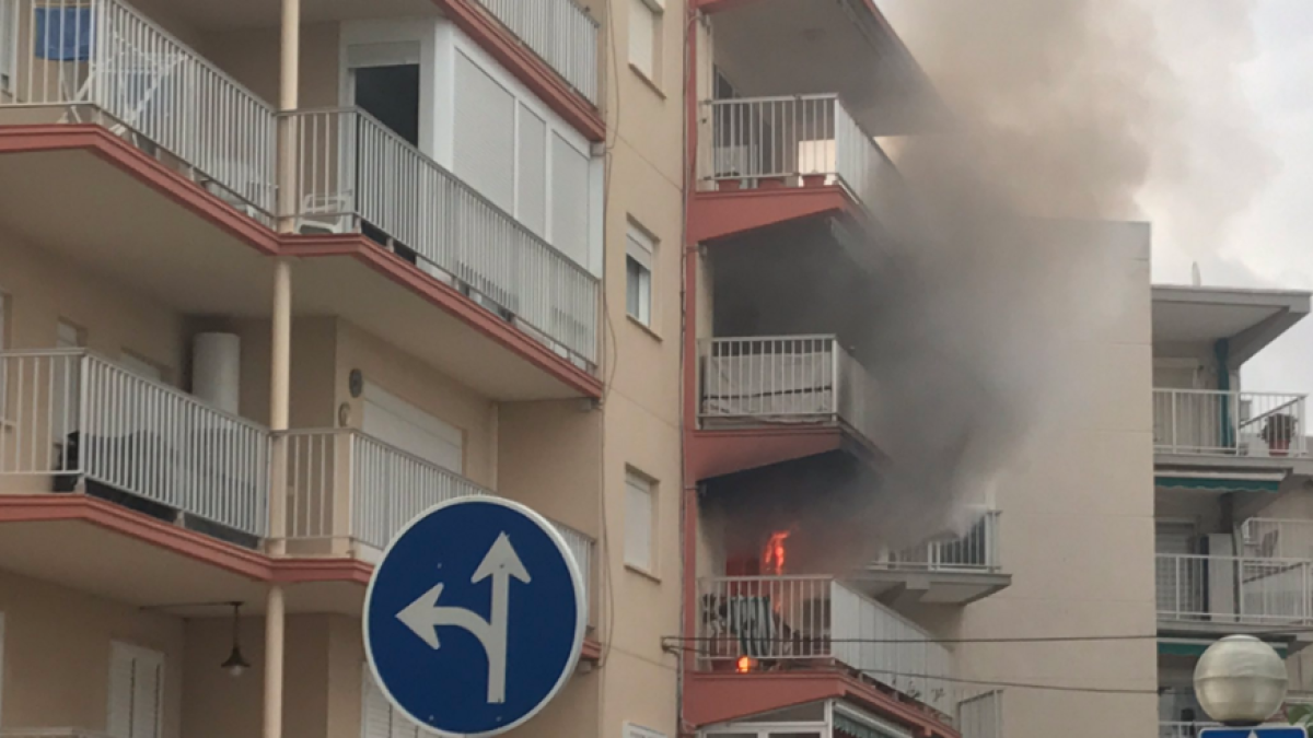 Un incendio en un domicilio alerta a los vecinos de Salou