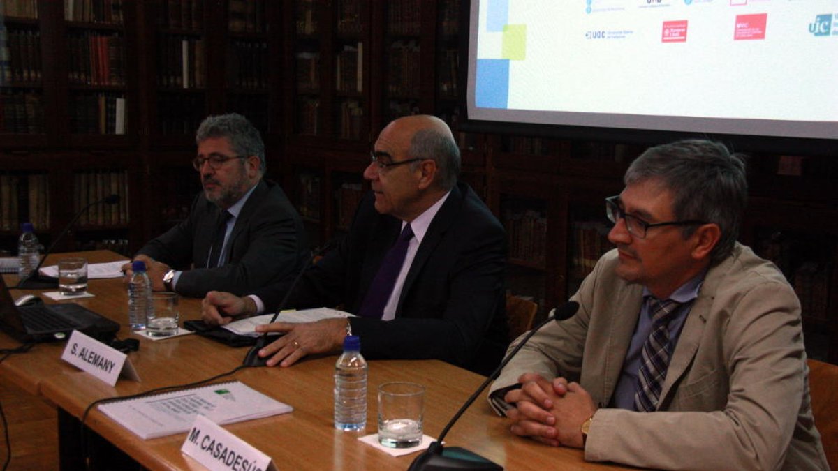 Aprobados inicialmente 12 nuevos grados de tres años en las universidades catalanas