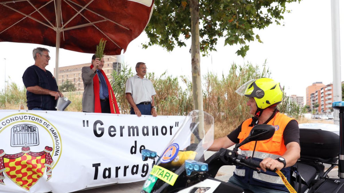 Bendición de vehículos con motivo de la celebración de san Cristòfor