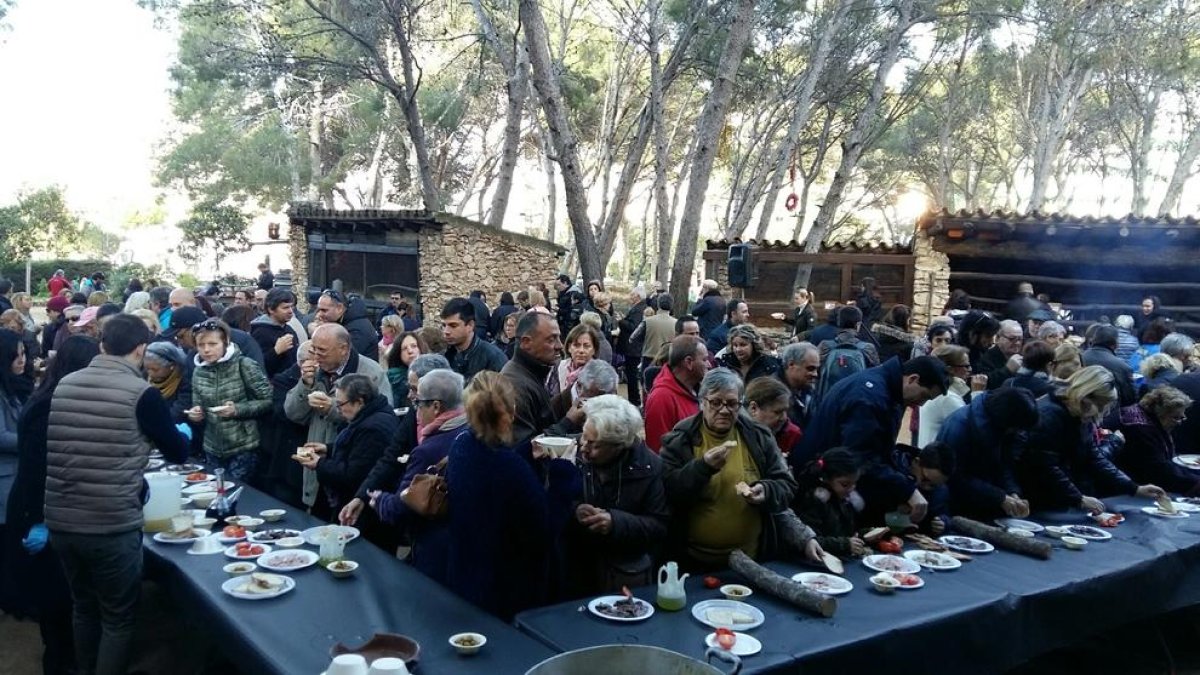 Salou inaugura las fiestas con el tradicional caldo de Navidad