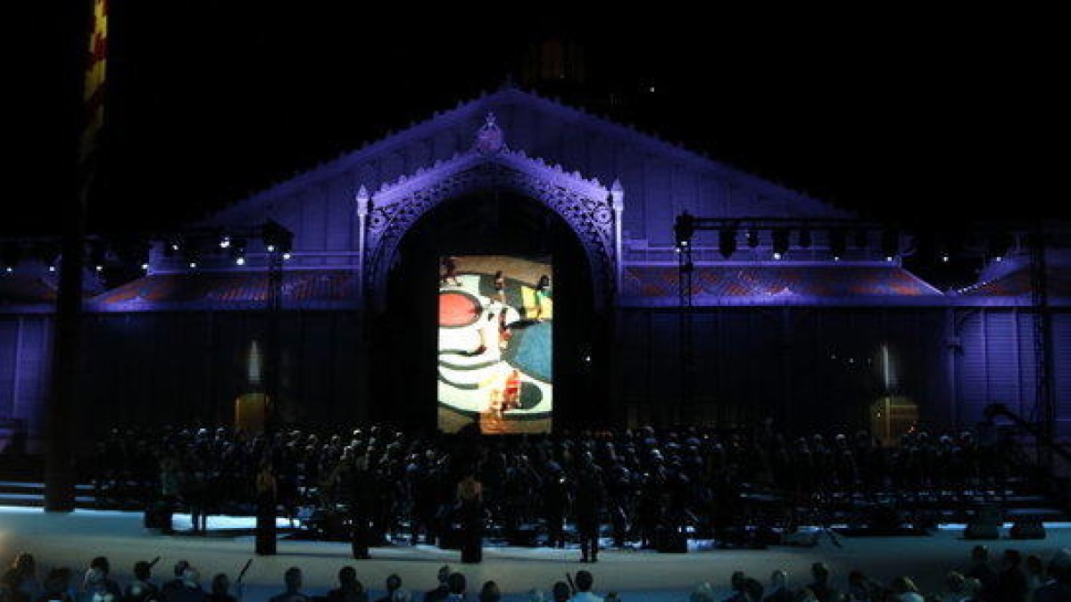 El llamamiento a favor de los derechos humanos, la democracia y la libertad centra el acto institucional de la Festividad